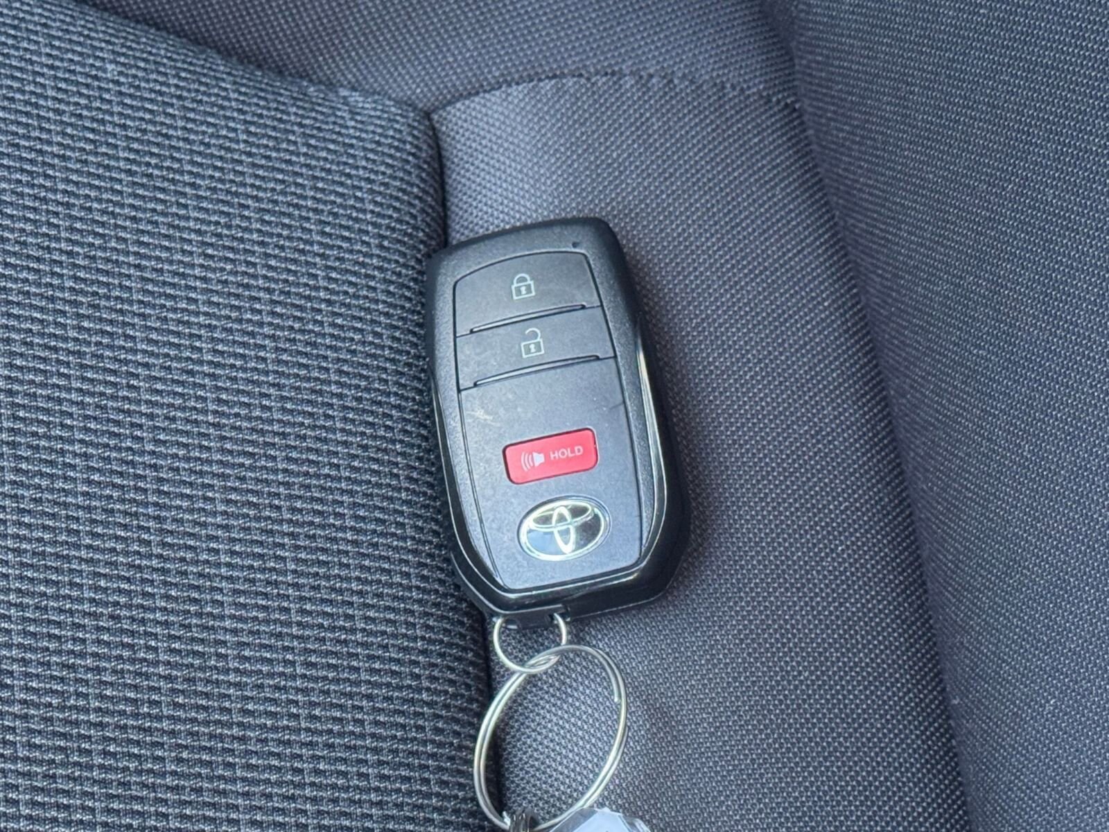 Thumbnail: 2025 Toyota Prius - 22