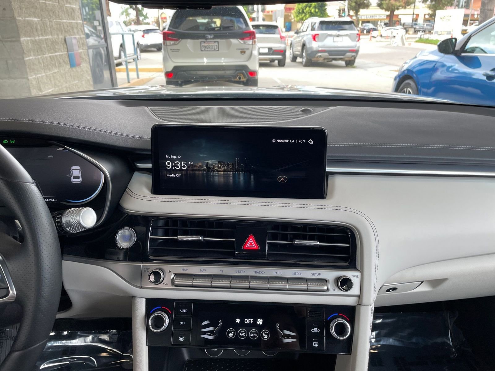 Thumbnail: 2025 Genesis G70 - 18