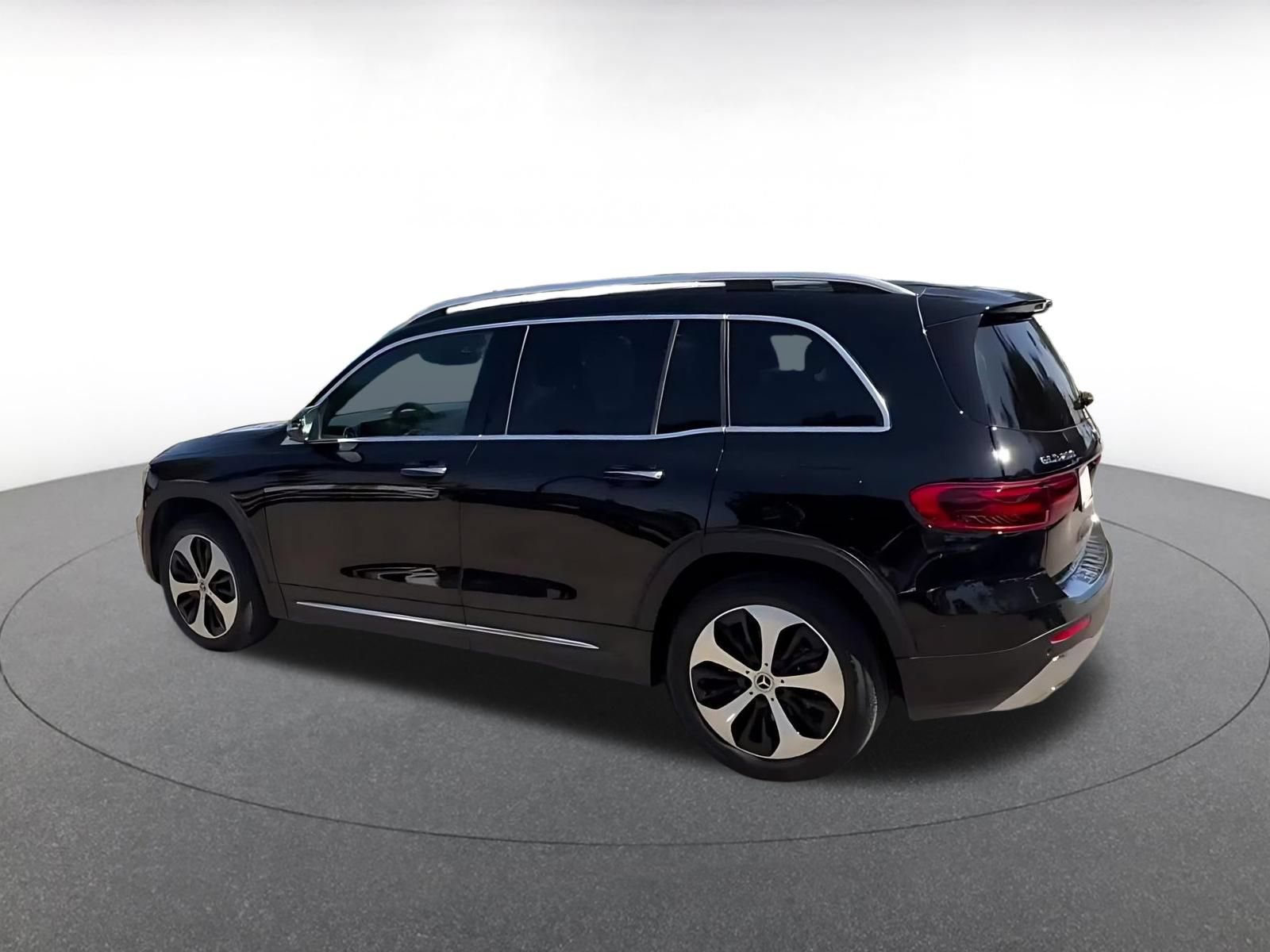 Thumbnail: 2025 Mercedes-Benz GLB - 10