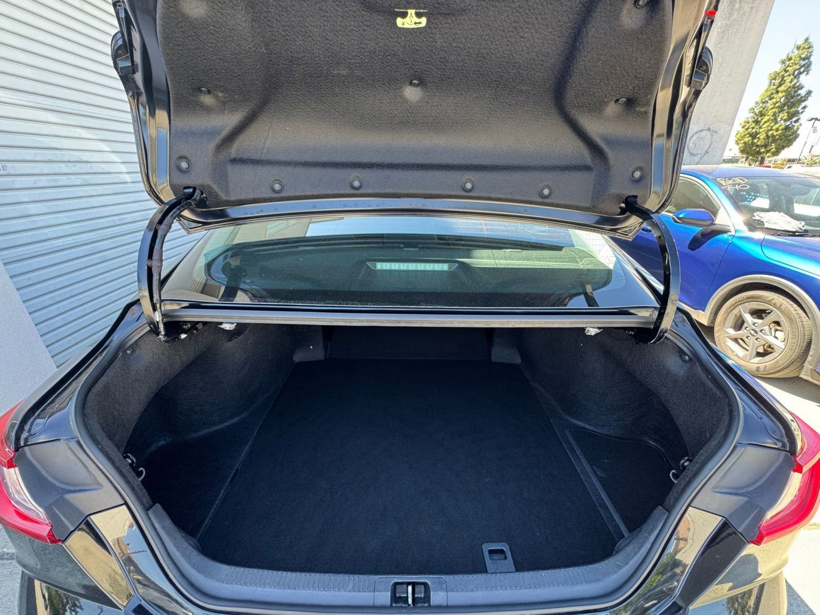 Thumbnail: 2025 Toyota Camry - 31