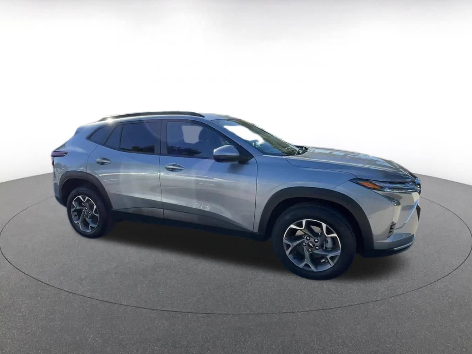 Thumbnail: 2025 Chevrolet Trax - 2