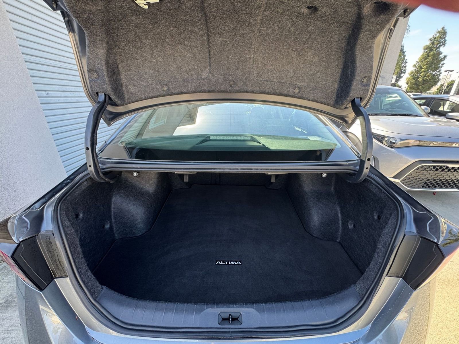 Thumbnail: 2025 Nissan Altima - 32