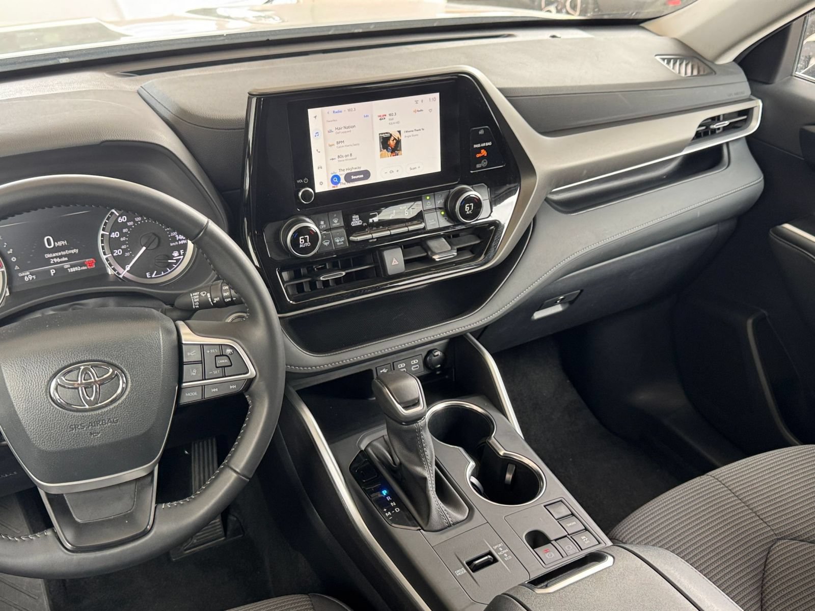 Thumbnail: 2025 Toyota Highlander - 17