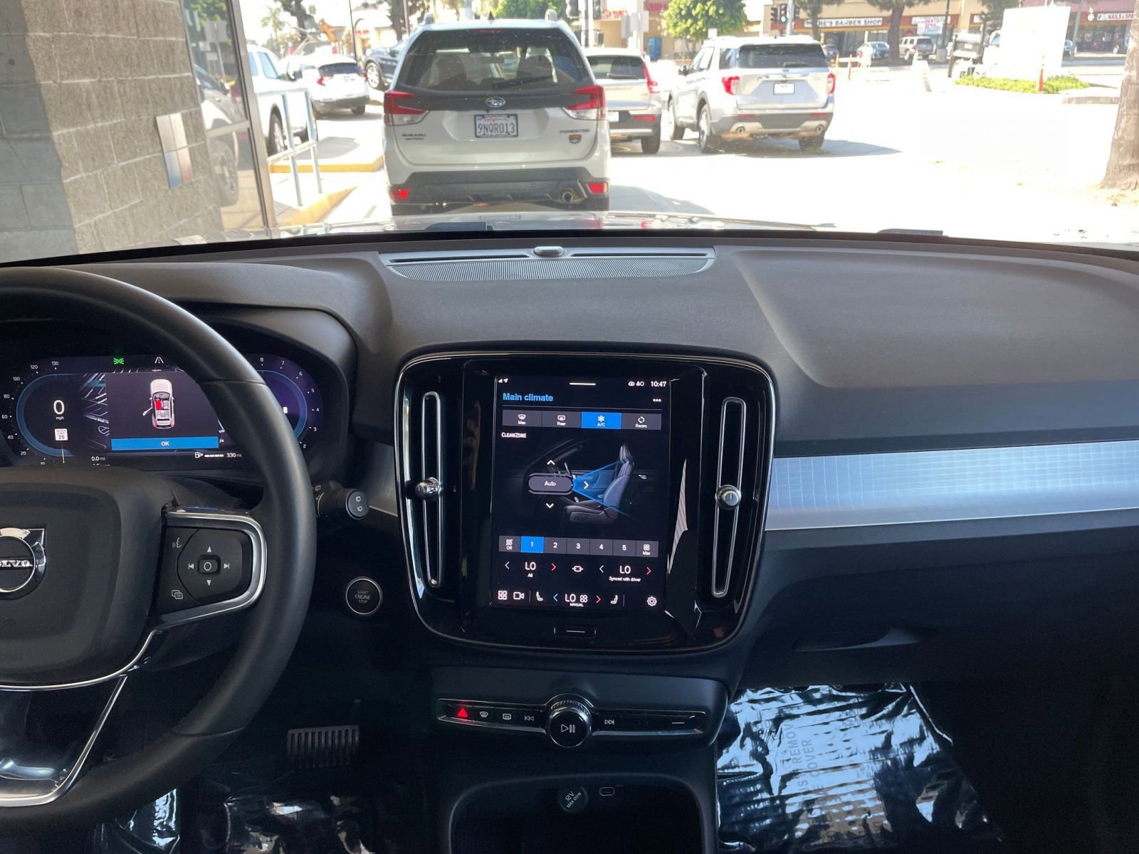 Thumbnail: 2024 Volvo XC40 - 18