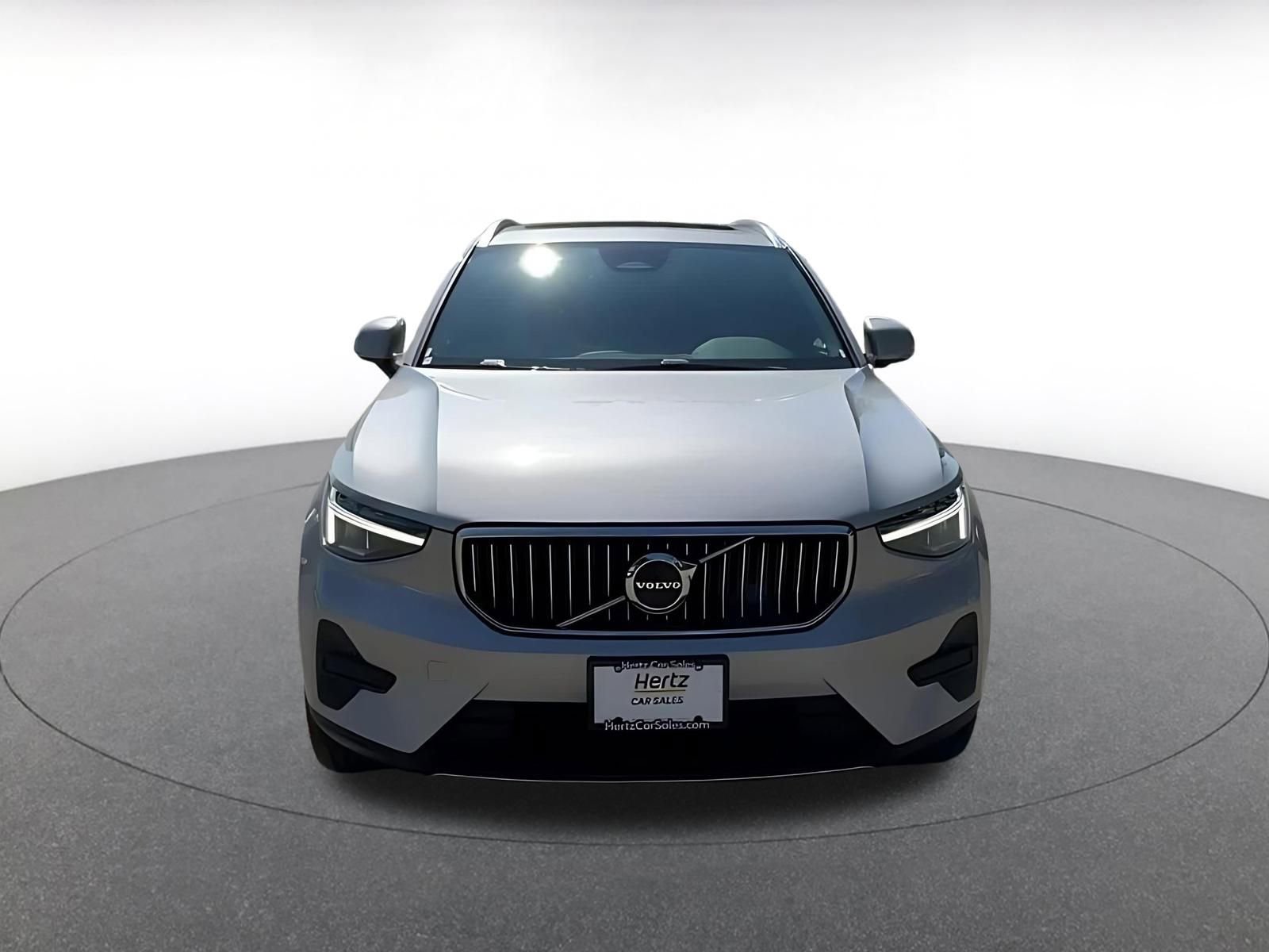 Thumbnail: 2024 Volvo XC40 - 4