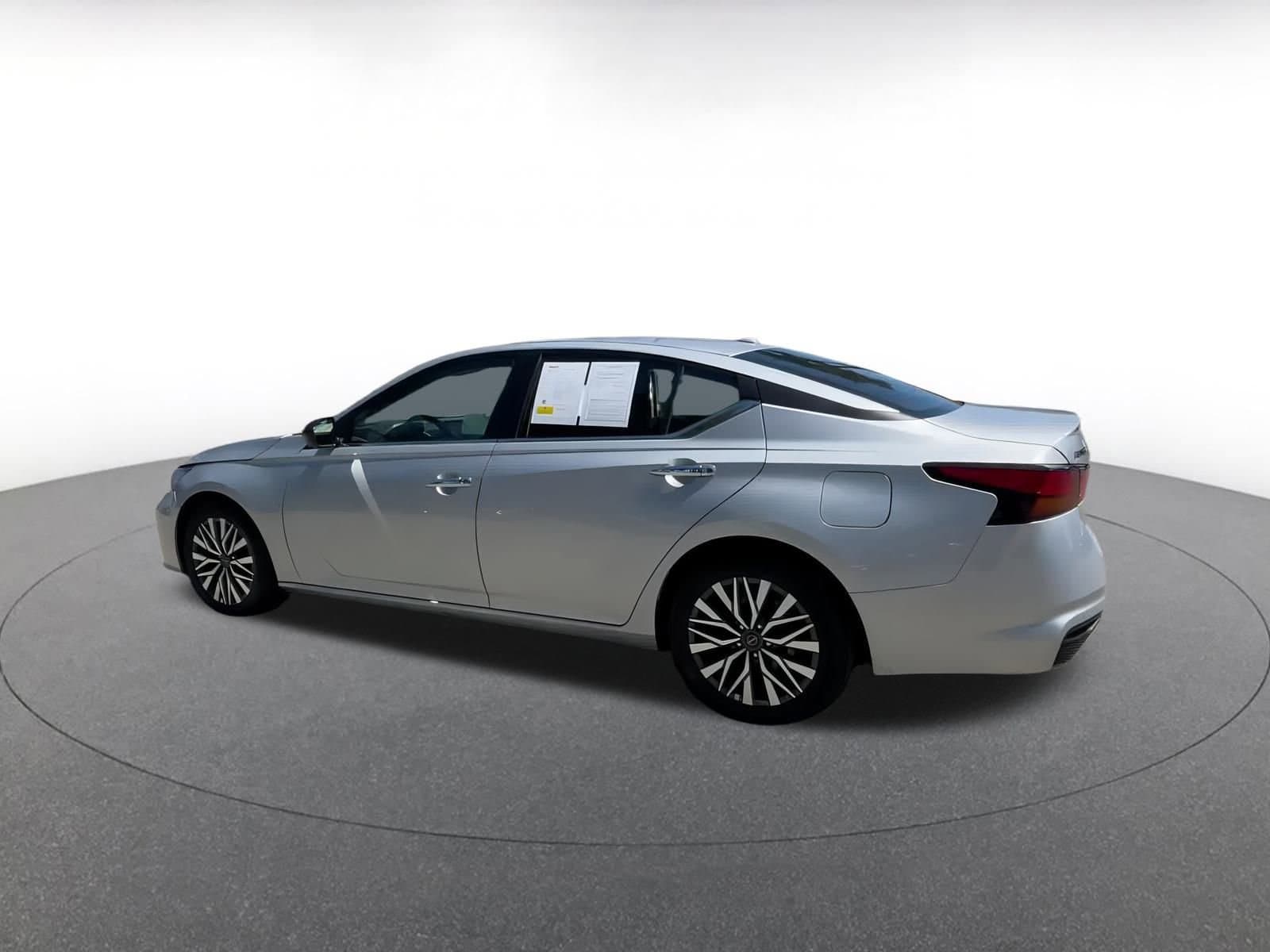 Thumbnail: 2024 Nissan Altima - 10