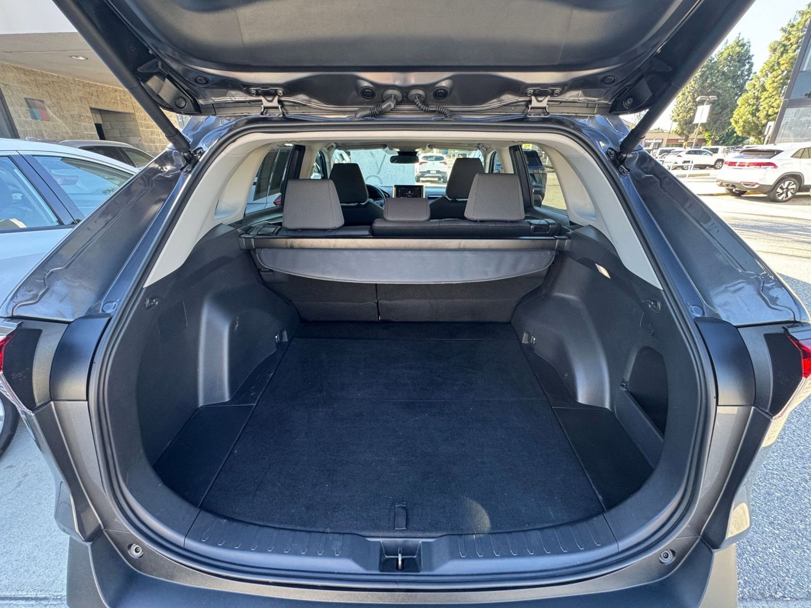 Thumbnail: 2025 Toyota RAV4 - 33