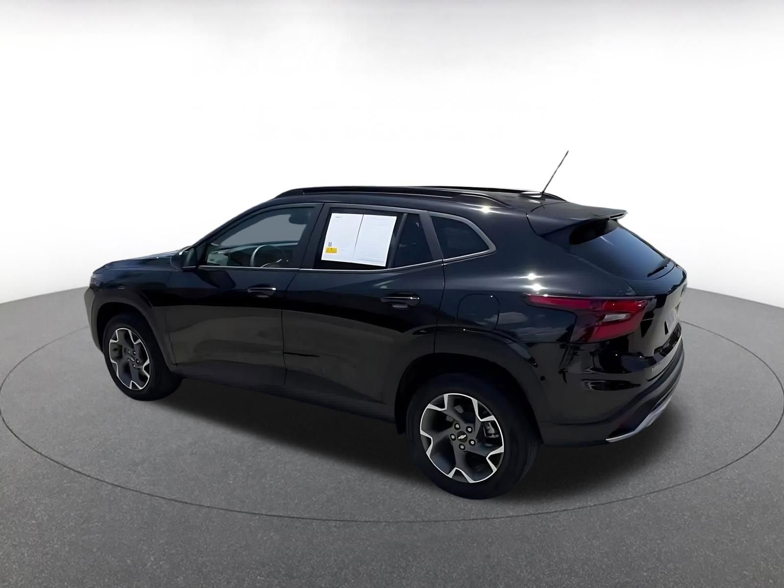 Thumbnail: 2025 Chevrolet Trax - 10