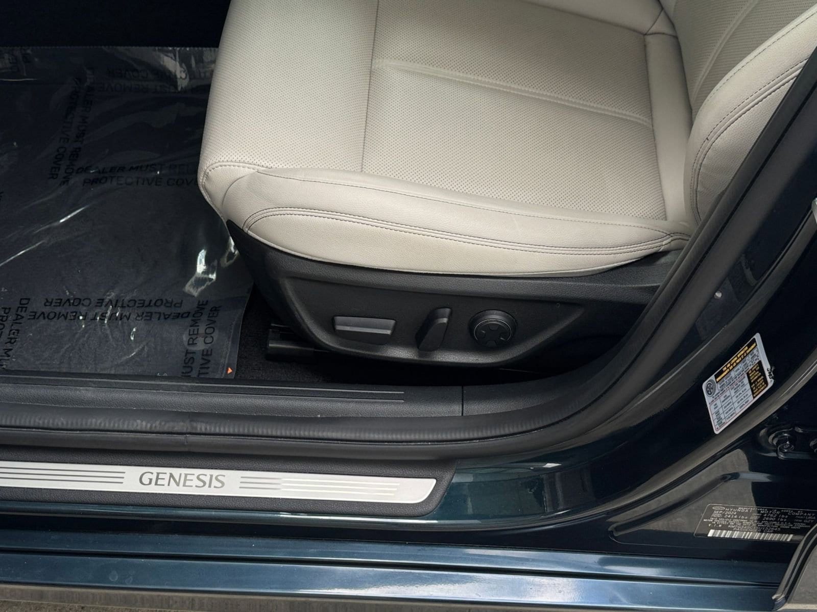 Thumbnail: 2025 Genesis G70 - 23