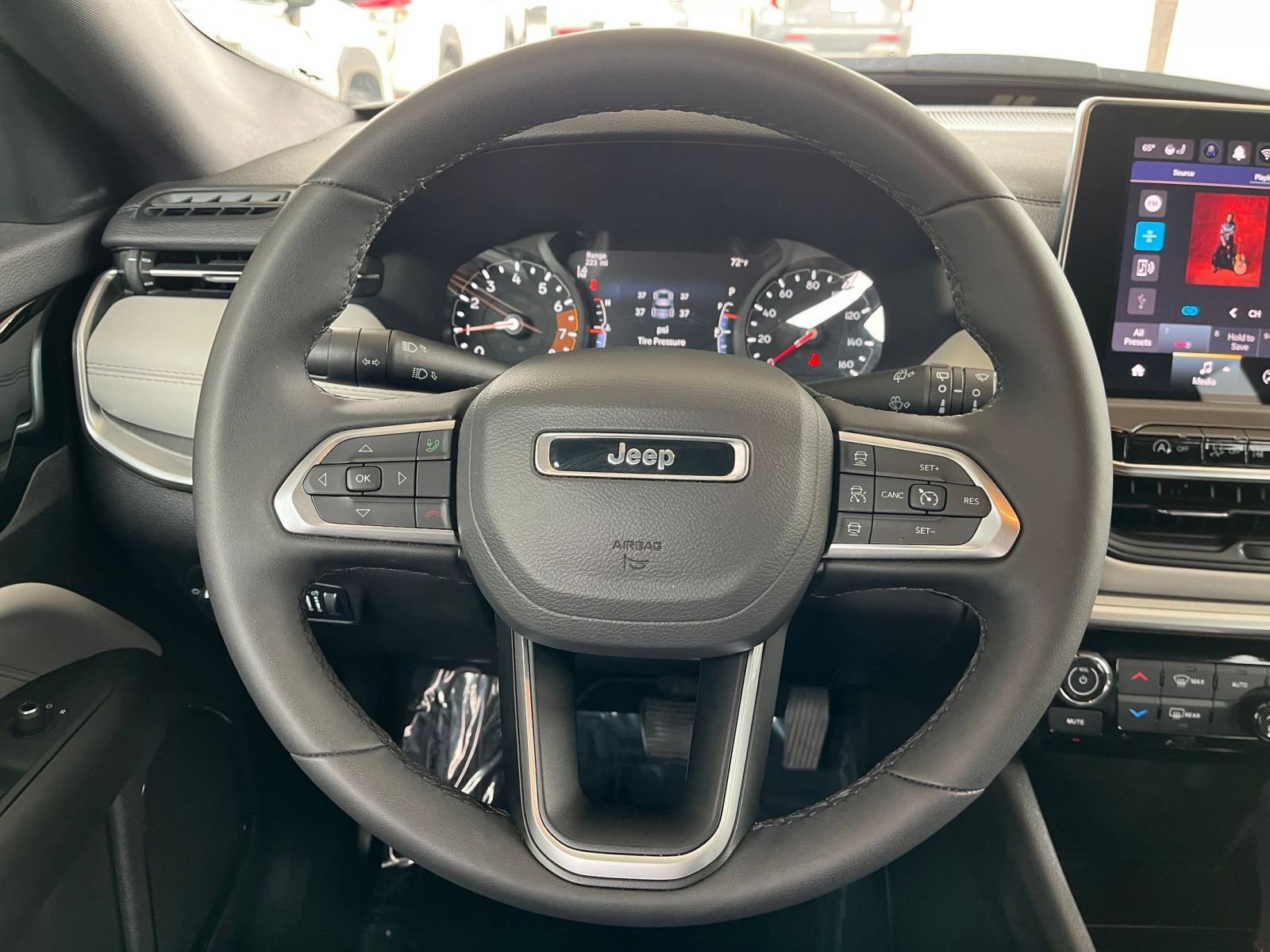 Thumbnail: 2025 Jeep Compass - 28