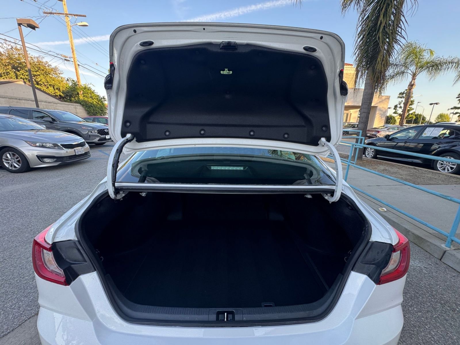 Thumbnail: 2025 Toyota Camry - 30