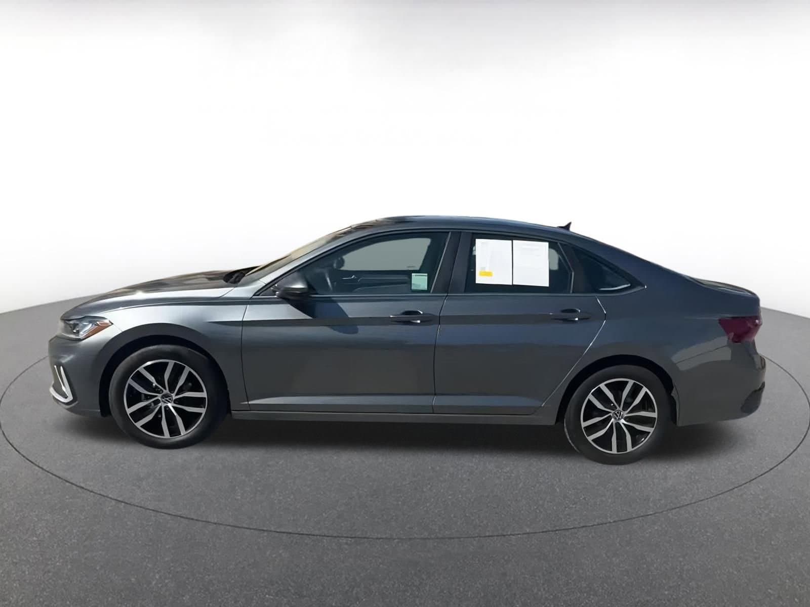 Thumbnail: 2025 Volkswagen Jetta - 10