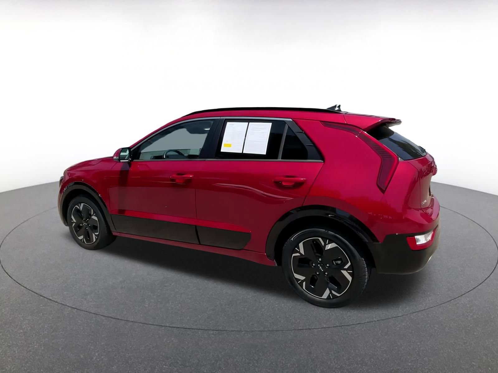 Thumbnail: 2023 Kia Niro - 10