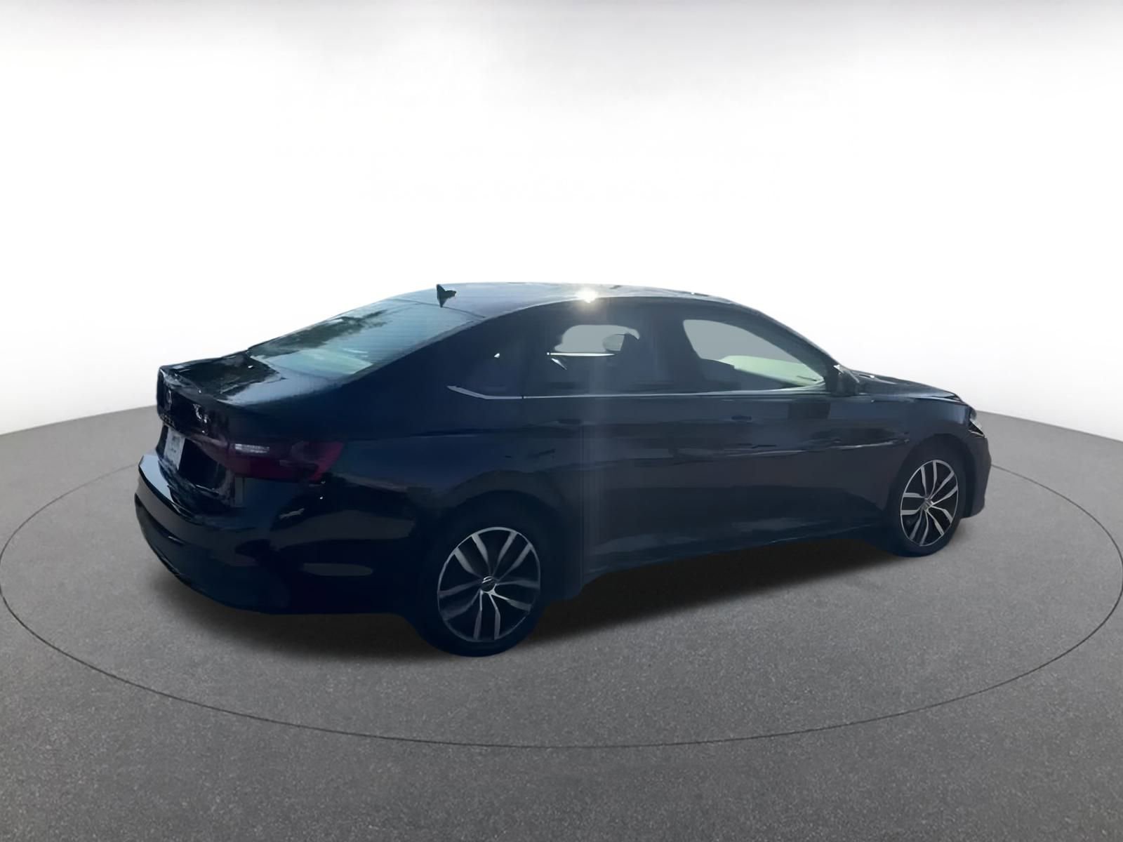 Thumbnail: 2025 Volkswagen Jetta - 12