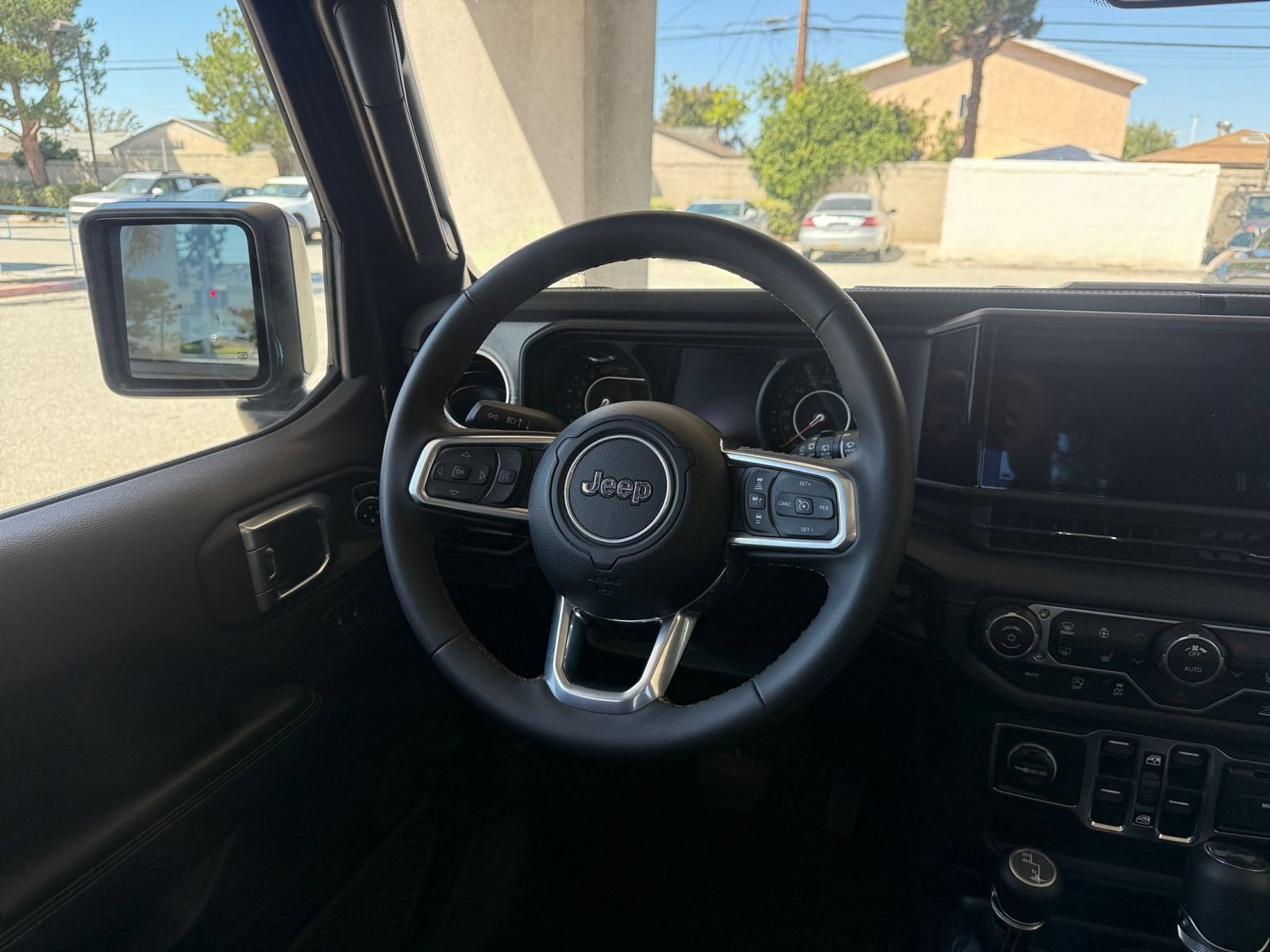 Thumbnail: 2025 Jeep Wrangler - 32