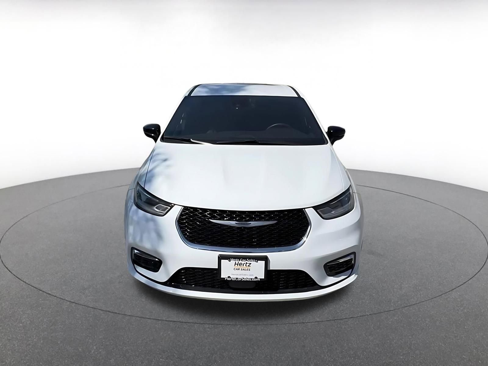 Thumbnail: 2025 Chrysler Pacifica - 4