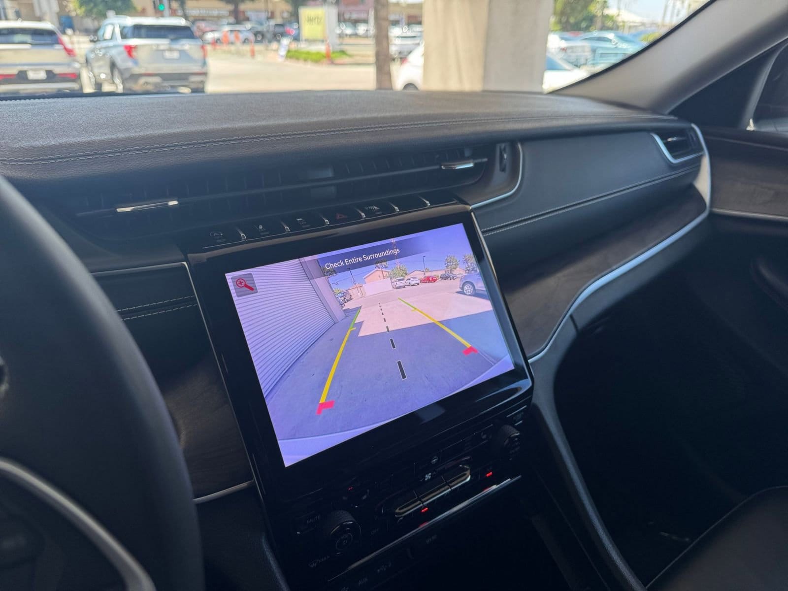 Thumbnail: 2024 Jeep Grand Cherokee - 17