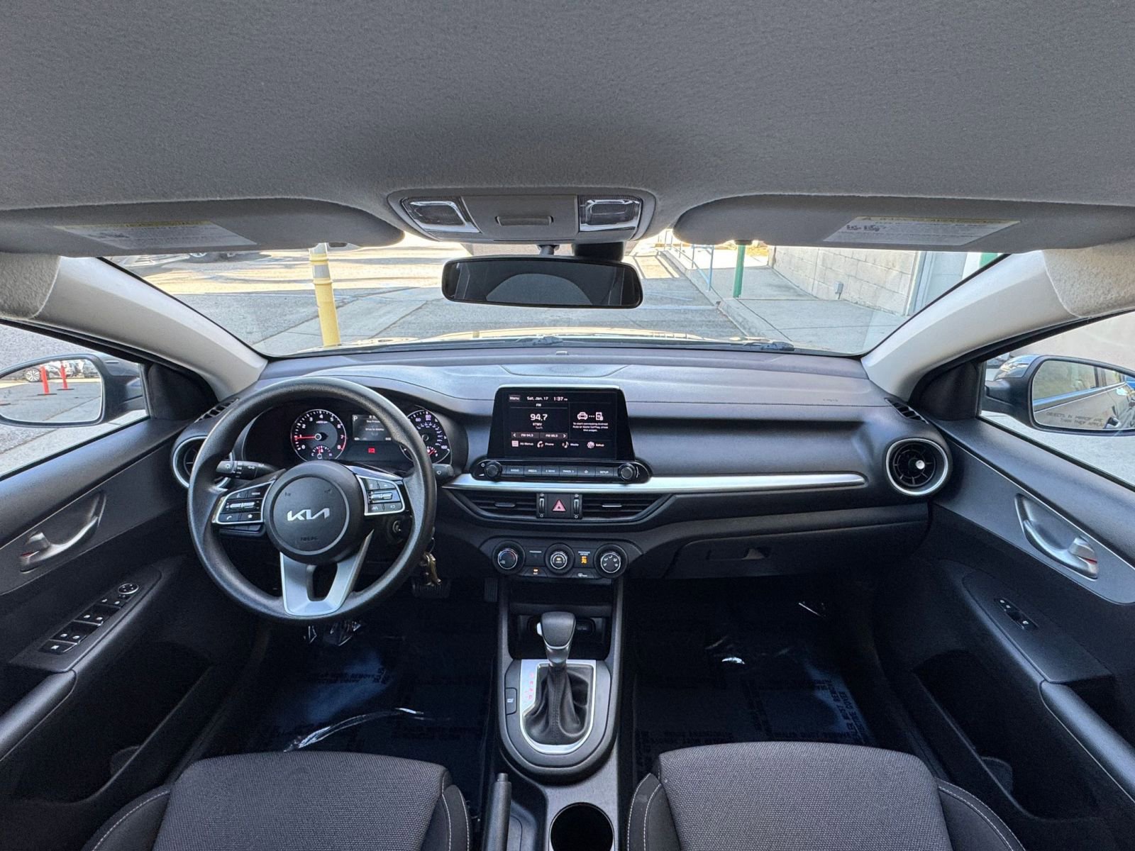 Thumbnail: 2023 Kia Forte - 31