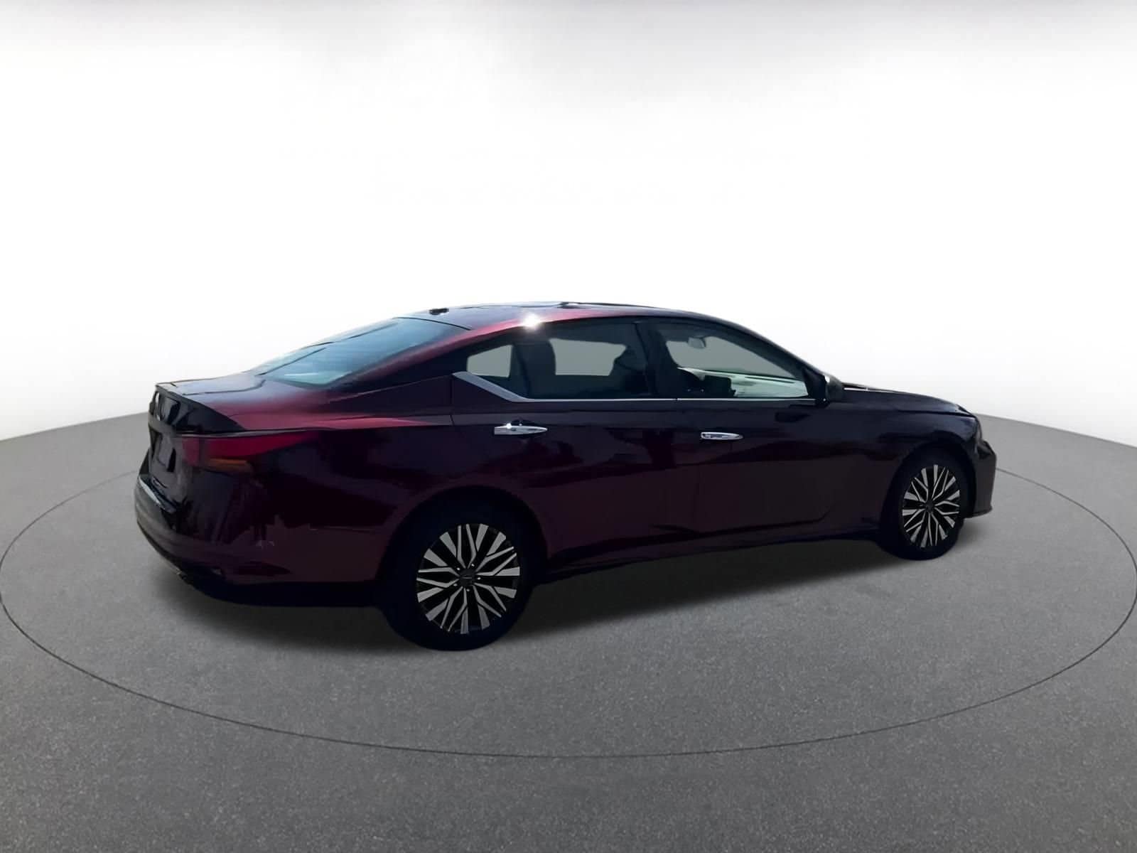Thumbnail: 2024 Nissan Altima - 10