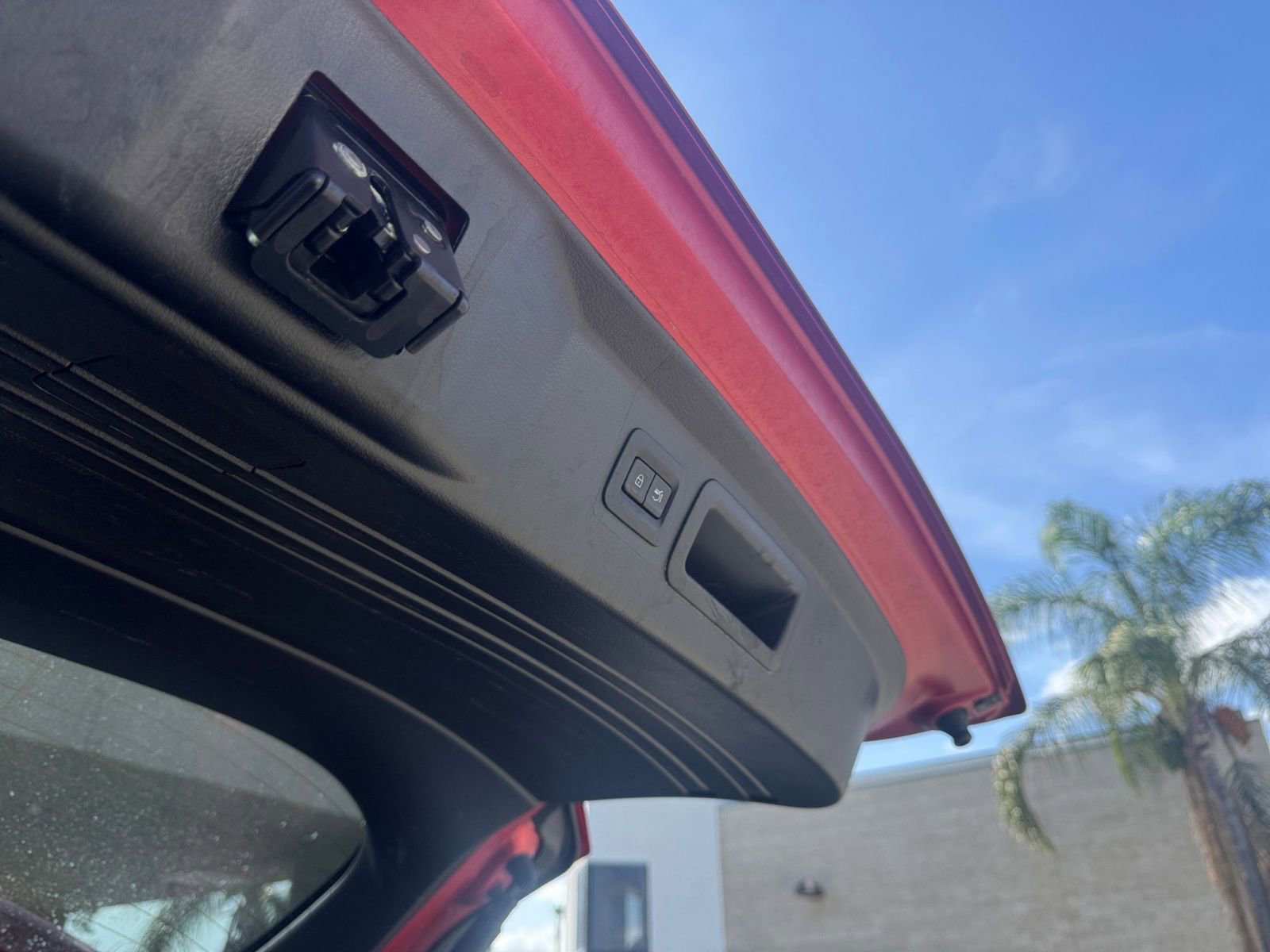 Thumbnail: 2025 Mazda CX-50 - 23