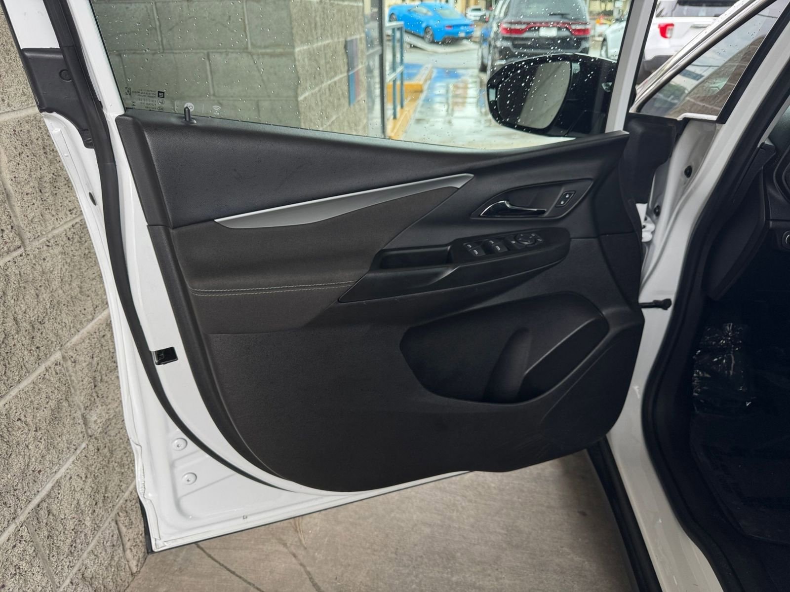 Thumbnail: 2023 Chevrolet Bolt EV - 23