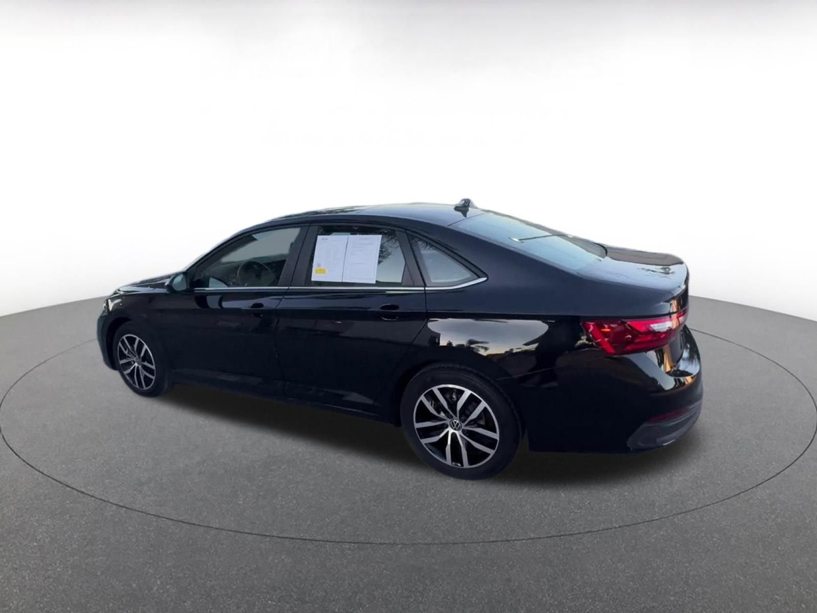 Thumbnail: 2025 Volkswagen Jetta - 10