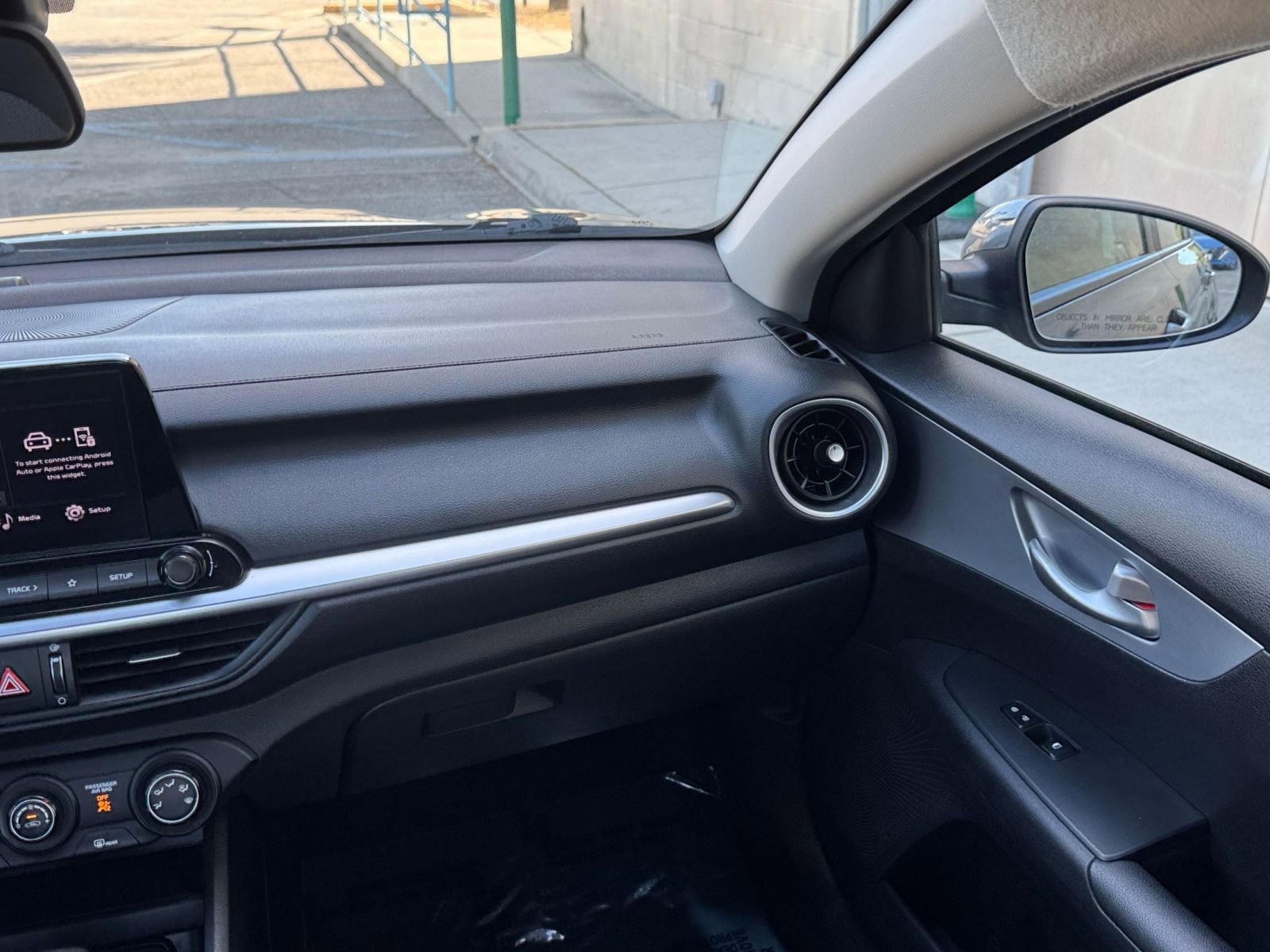 Thumbnail: 2023 Kia Forte - 33