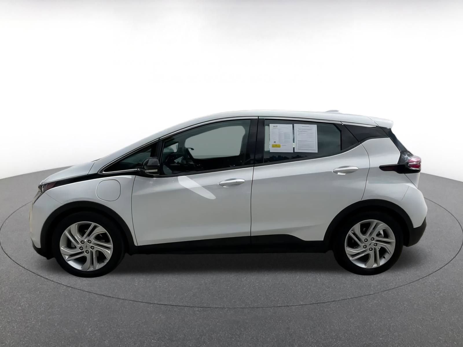 Thumbnail: 2023 Chevrolet Bolt EV - 9