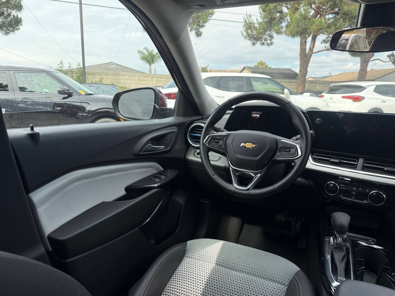 Thumbnail: 2025 Chevrolet Trax - 30