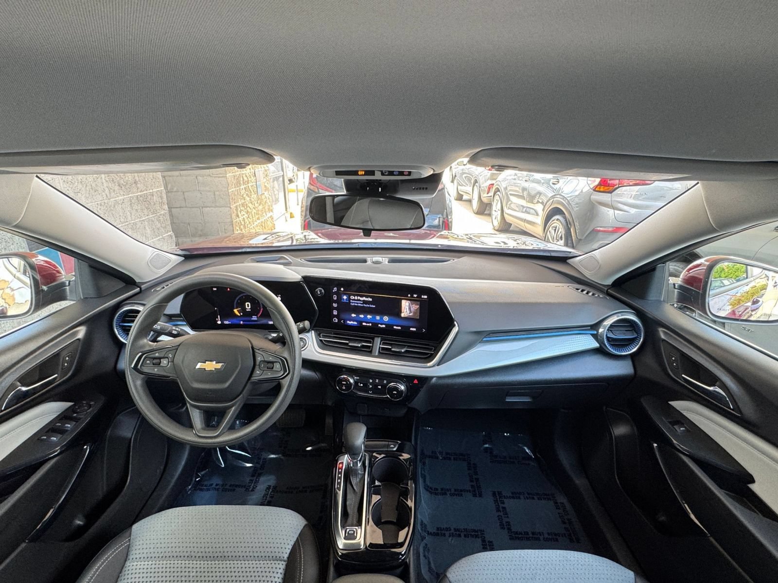 Thumbnail: 2025 Chevrolet Trax - 32