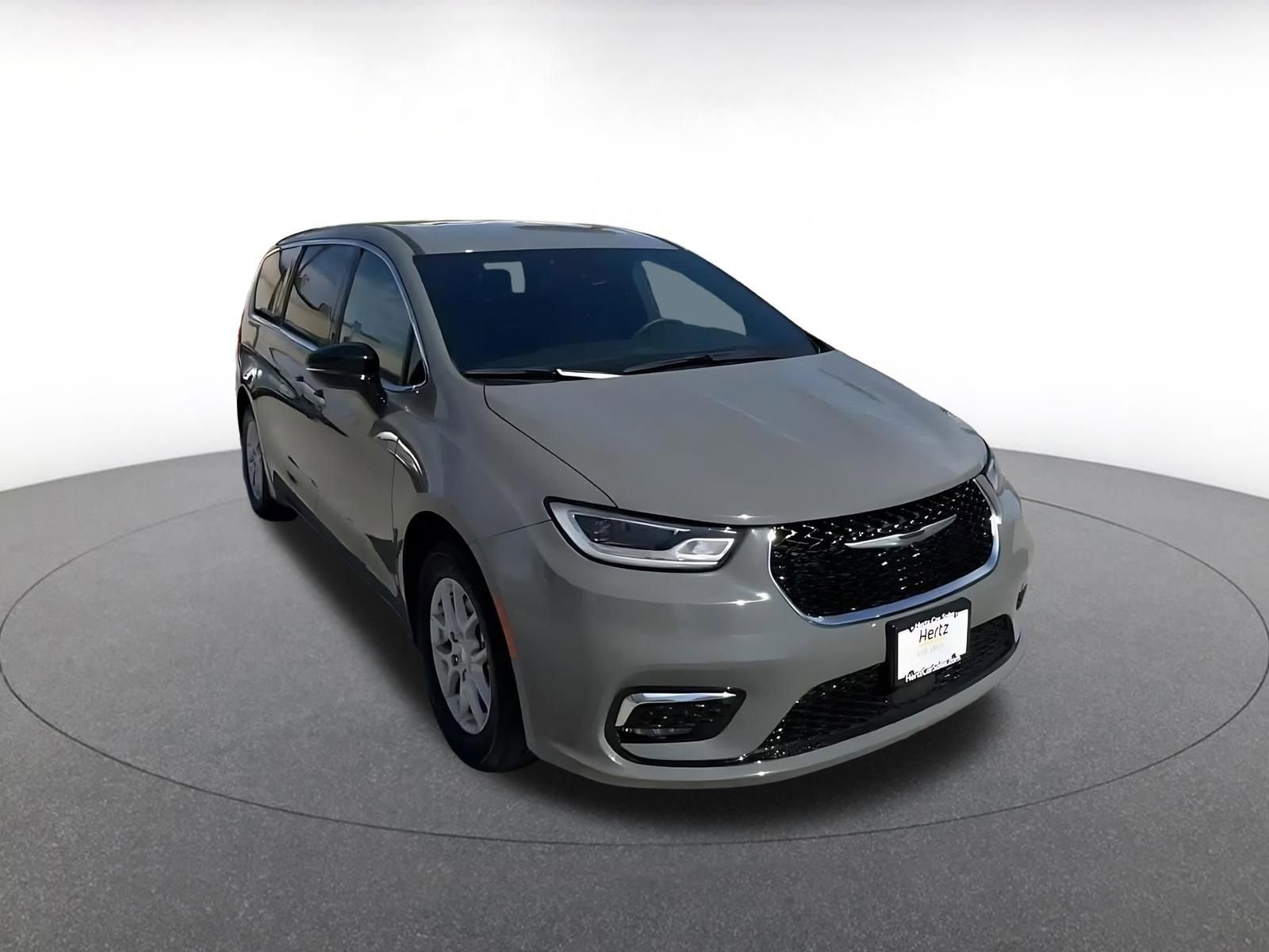 Thumbnail: 2025 Chrysler Pacifica - 3