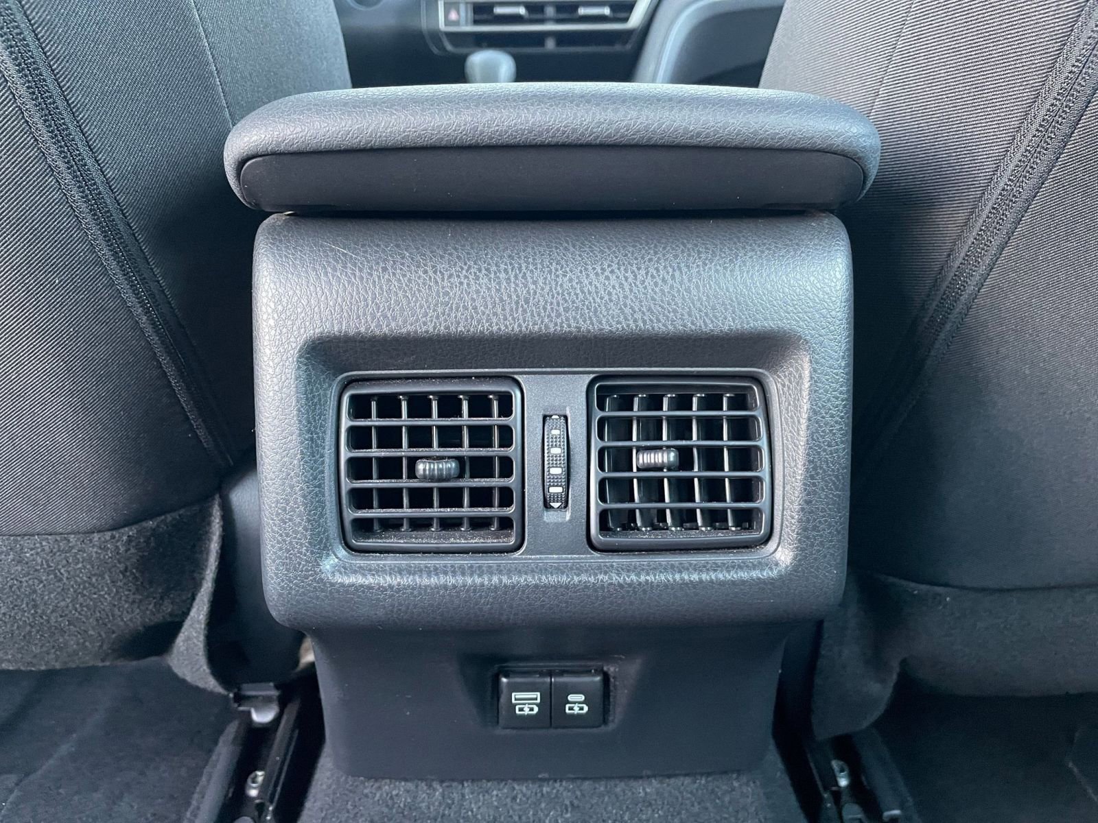 Thumbnail: 2025 Toyota Camry - 24