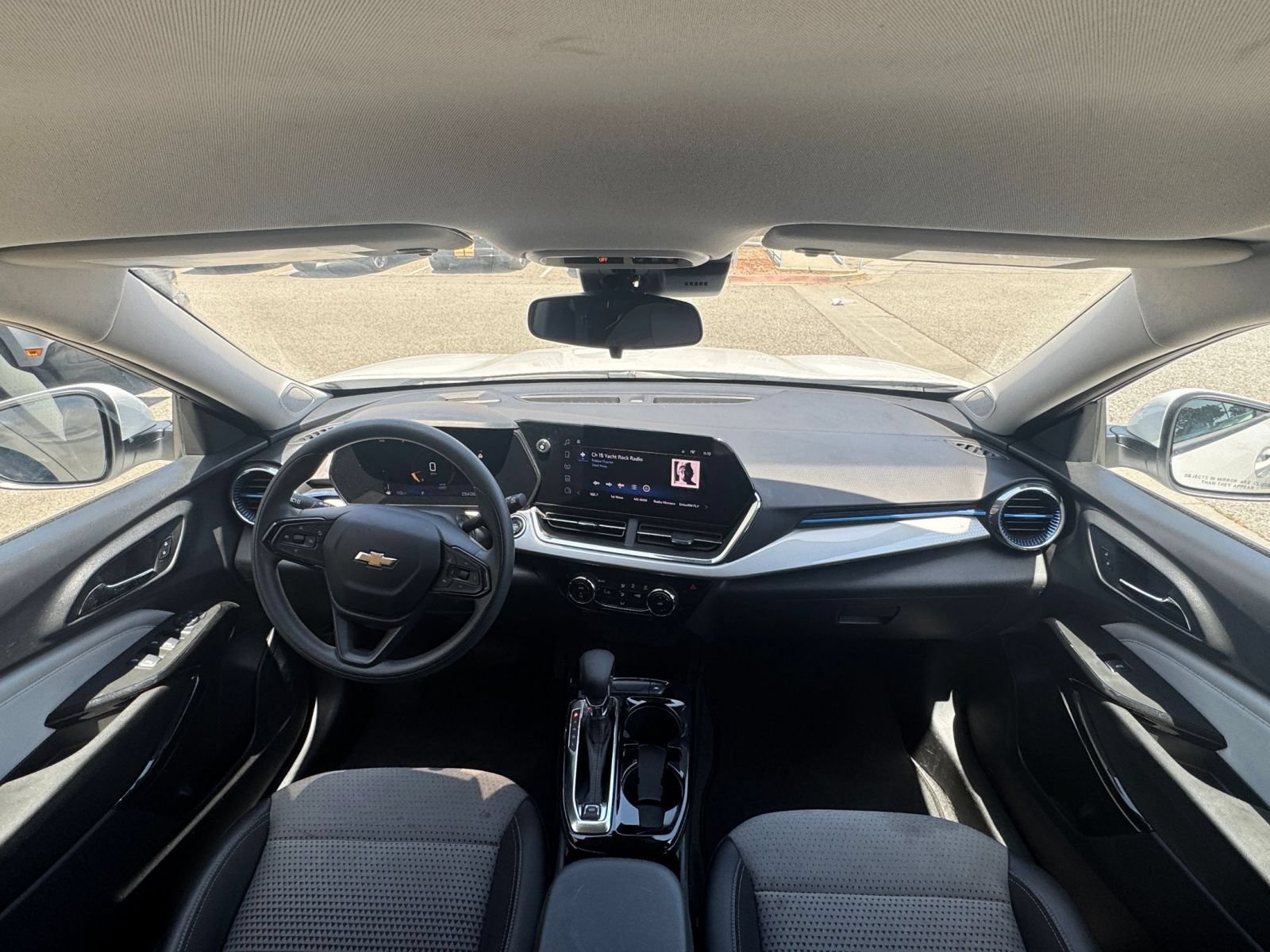 Thumbnail: 2025 Chevrolet Trax - 28