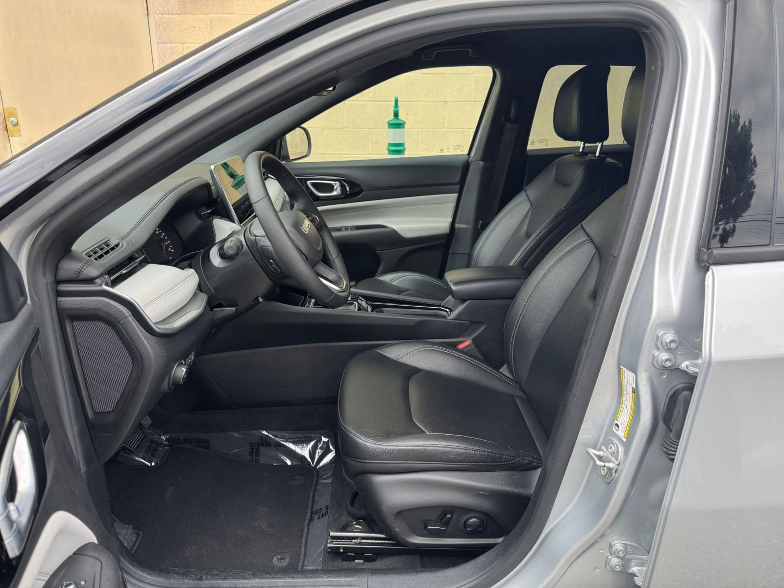 Thumbnail: 2025 Jeep Compass - 27