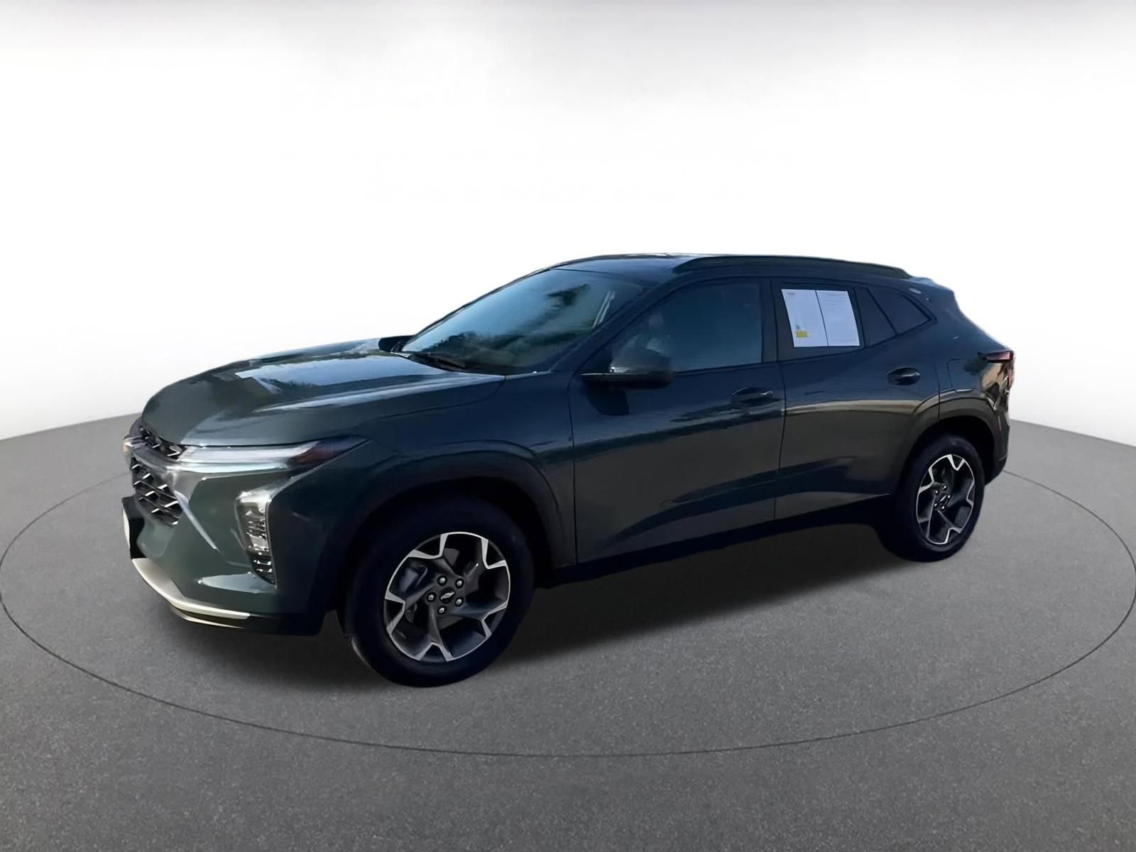 Thumbnail: 2025 Chevrolet Trax - 8