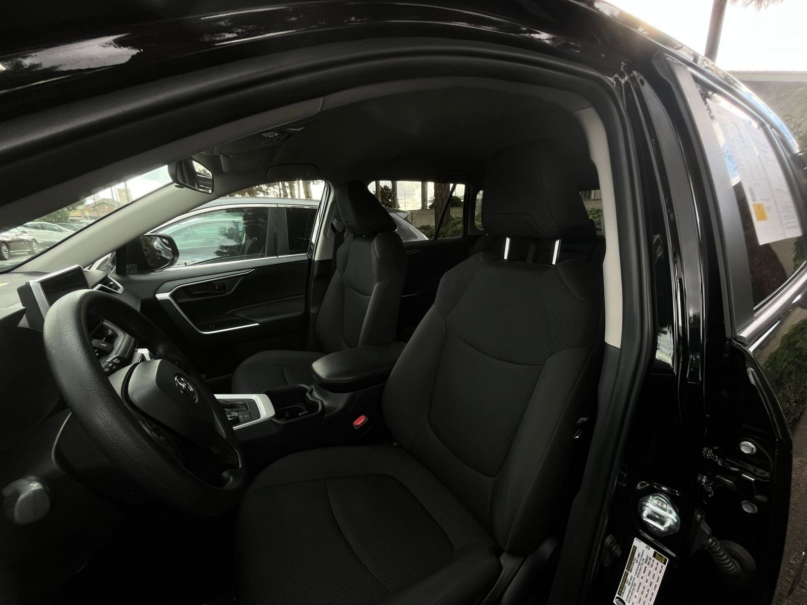 Thumbnail: 2025 Toyota RAV4 - 32