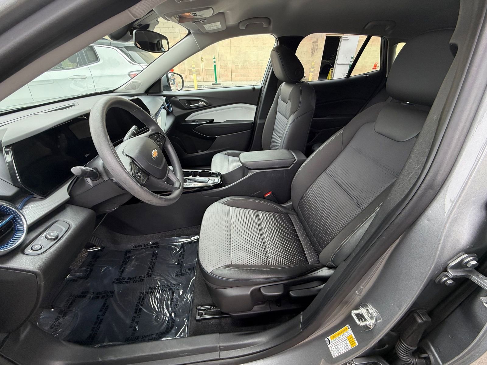 Thumbnail: 2025 Chevrolet Trax - 24