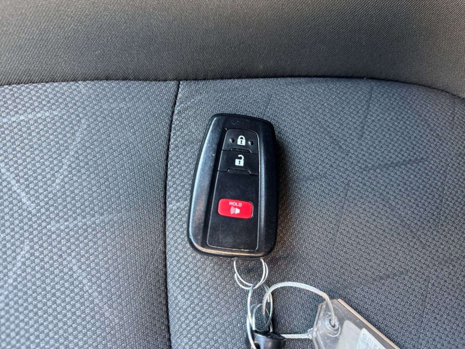 Thumbnail: 2025 Toyota RAV4 - 21