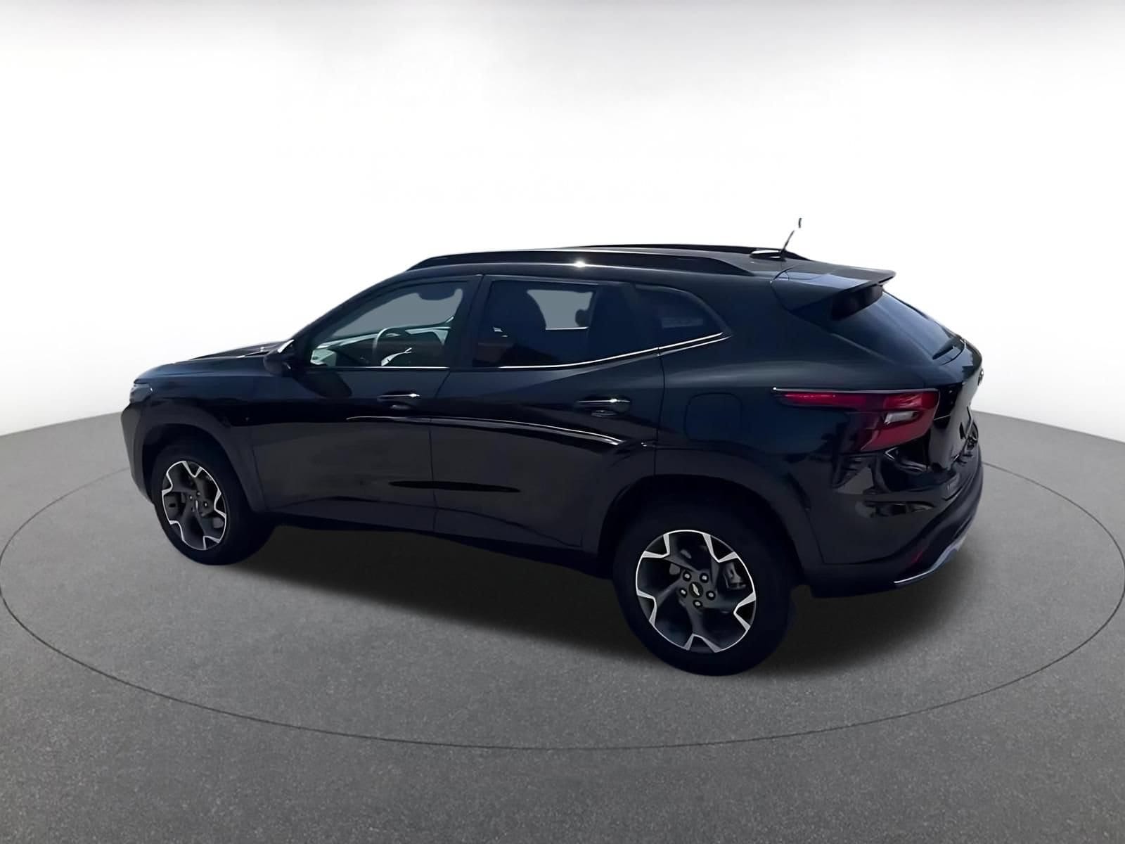Thumbnail: 2025 Chevrolet Trax - 9