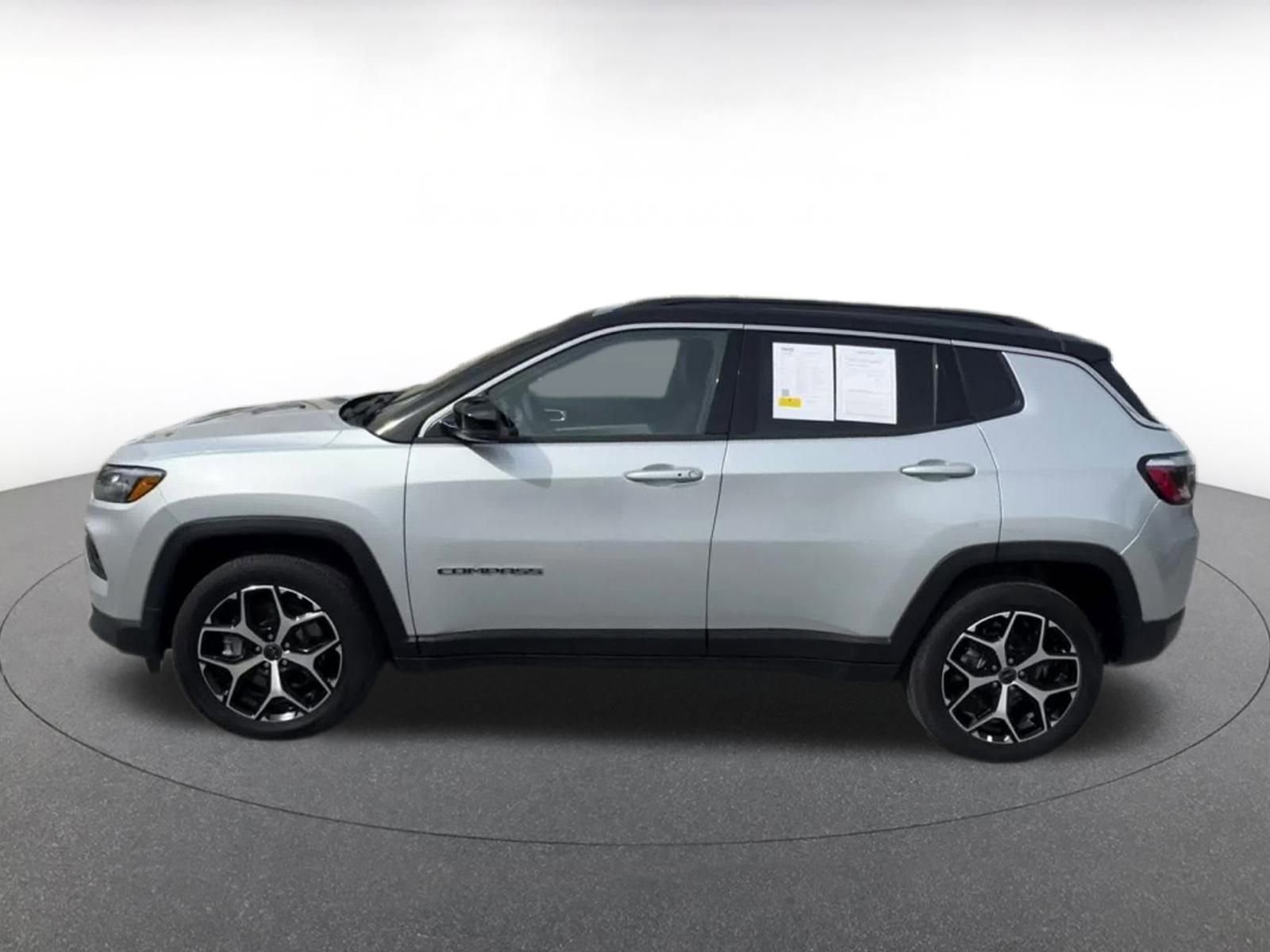 Thumbnail: 2025 Jeep Compass - 9