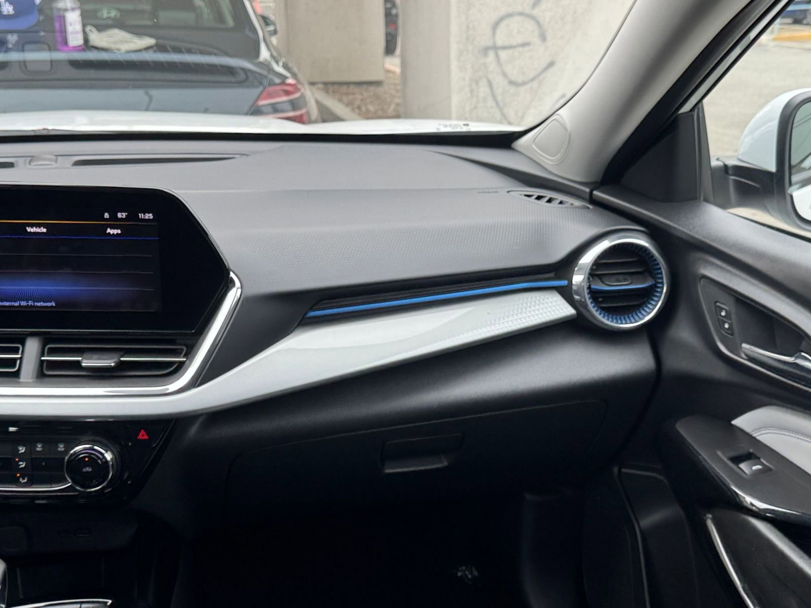 Thumbnail: 2025 Chevrolet Trax - 34