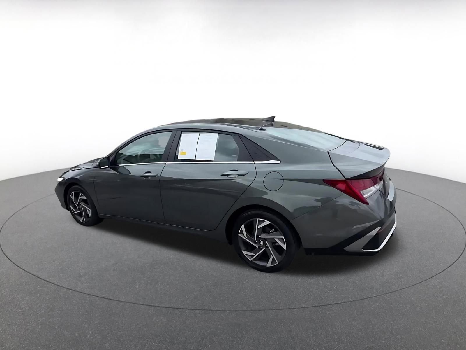 Thumbnail: 2025 Hyundai Elantra - 10