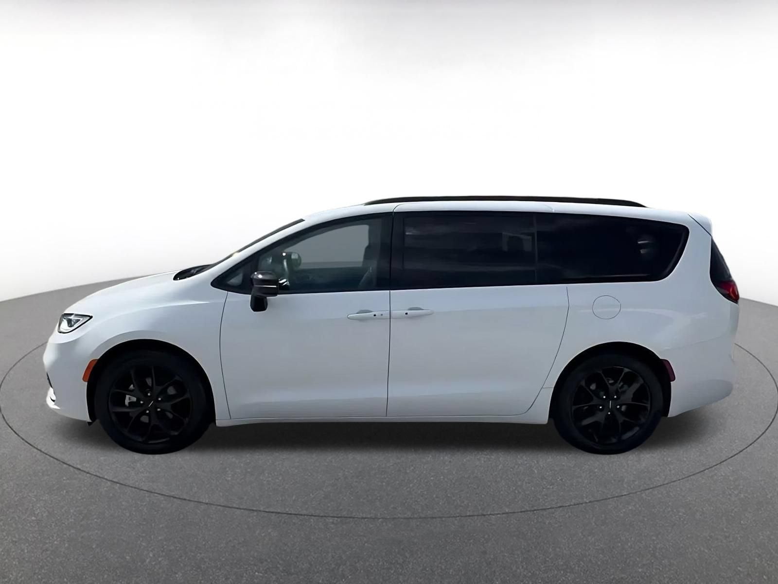 Thumbnail: 2025 Chrysler Pacifica - 7