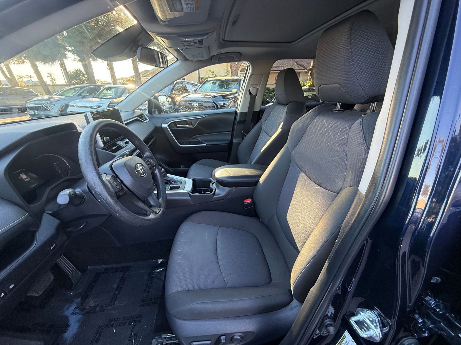 Thumbnail: 2025 Toyota RAV4 - 23