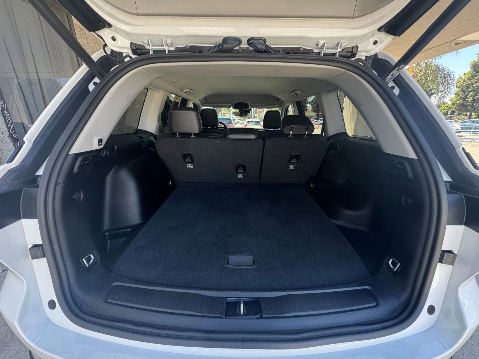 Thumbnail: 2024 Jeep Grand Cherokee - 31