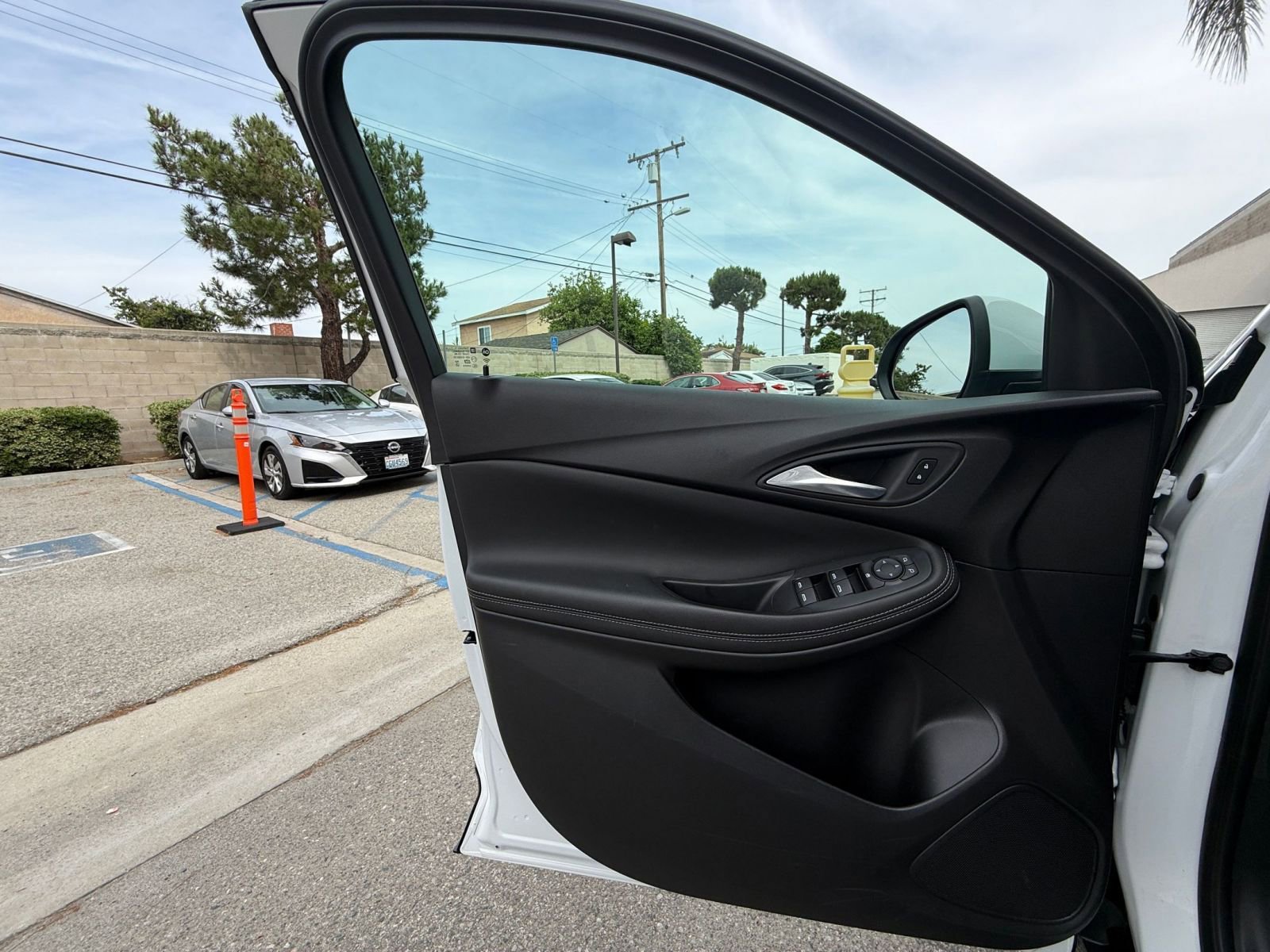 Thumbnail: 2025 Buick Encore GX - 18