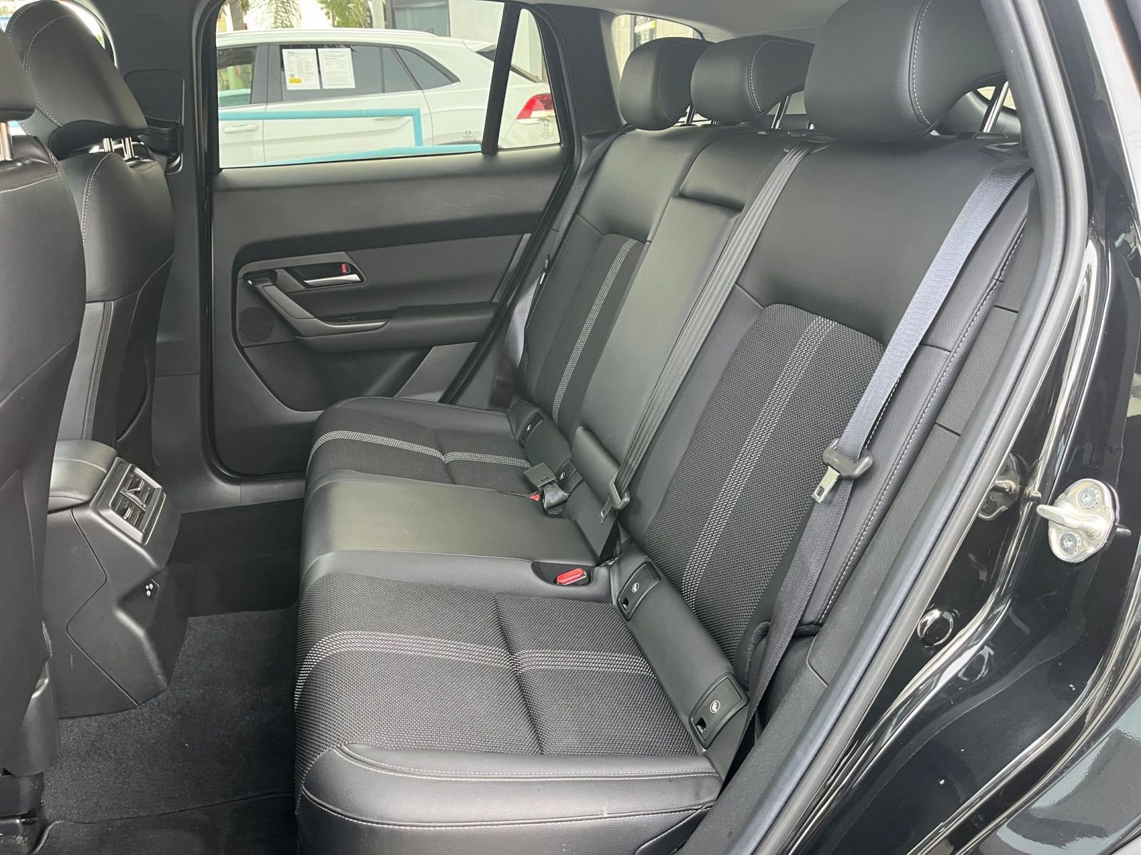 Thumbnail: 2025 Mazda CX-50 - 25