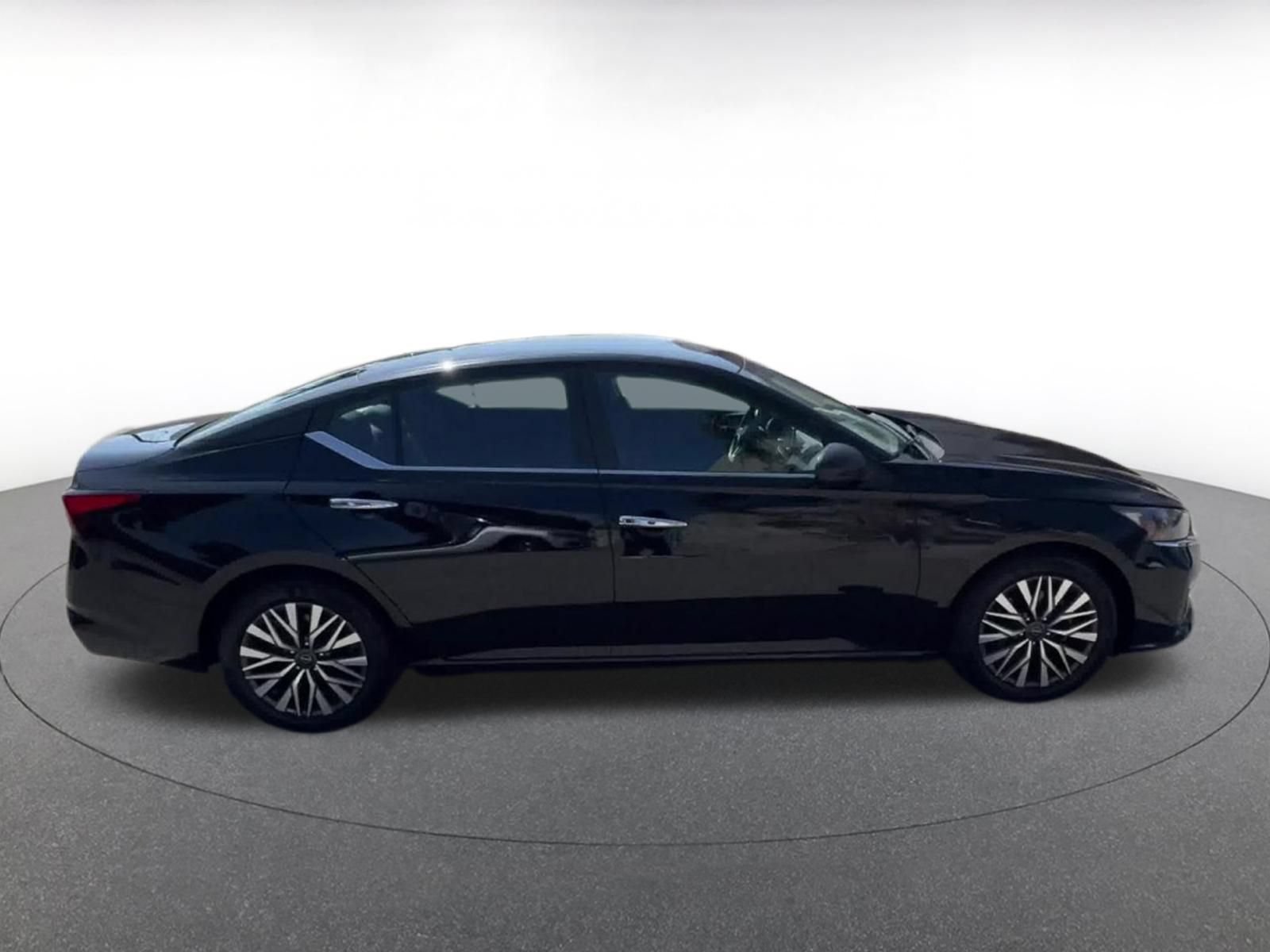 Thumbnail: 2025 Nissan Altima - 16