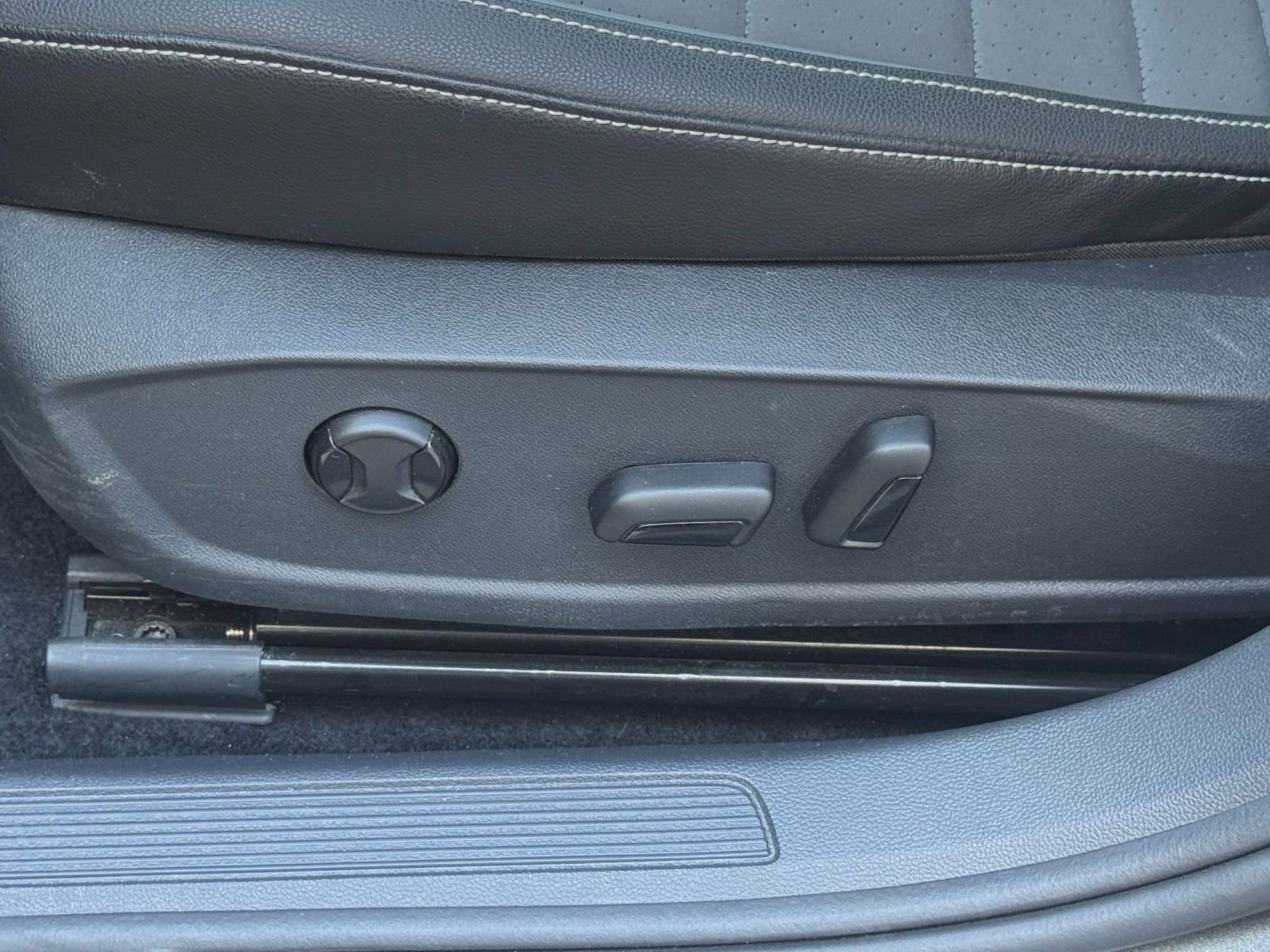 Thumbnail: 2025 Volkswagen Jetta - 22