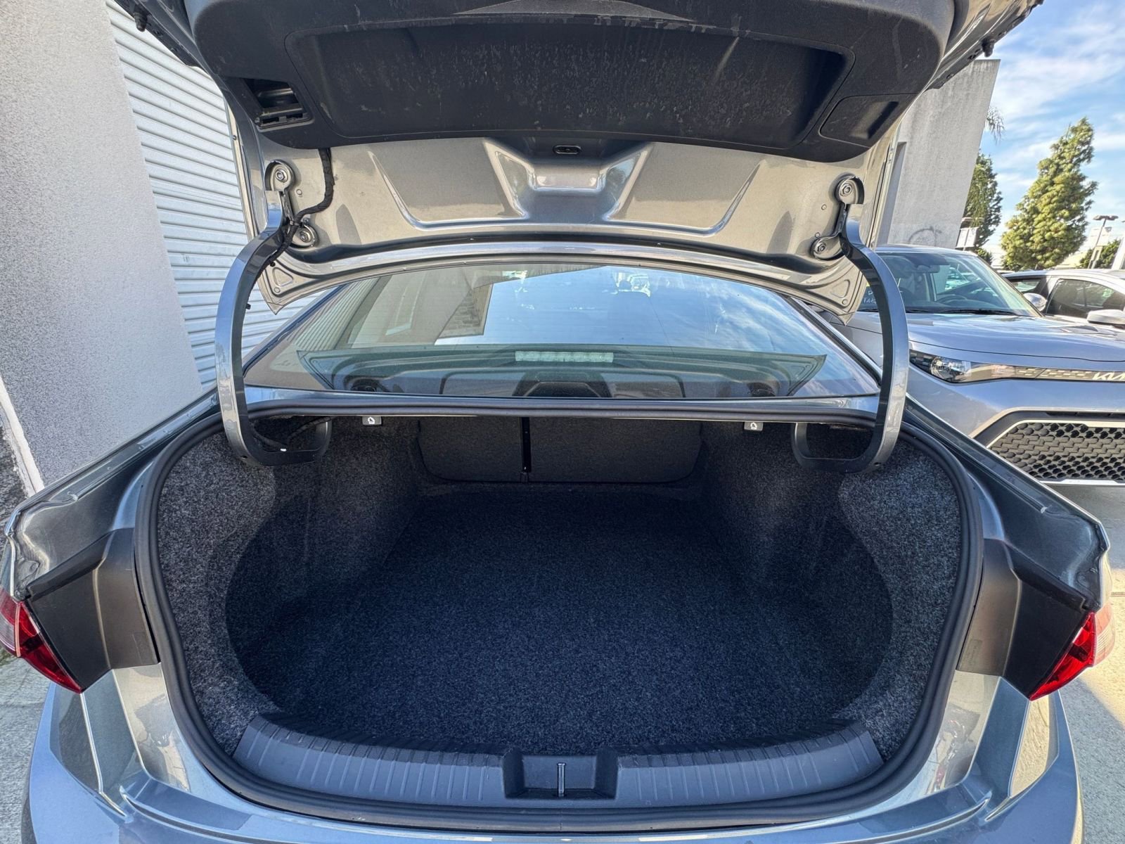 Thumbnail: 2025 Volkswagen Jetta - 32